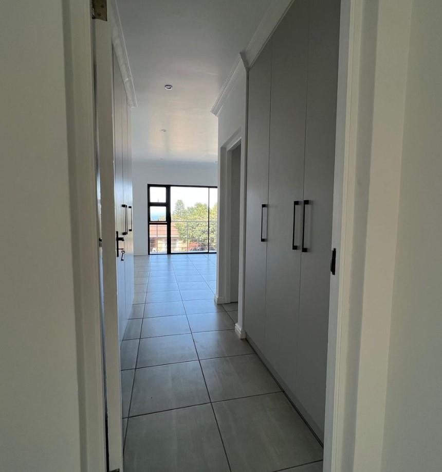 5 Bedroom Property for Sale in Wavecrest Eastern Cape